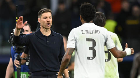 Xabi Alonso phải cầu nguyện trọng tài không đuổi Militao  Xabi Alonso phải cầu nguyện trọng tài không đuổi Militao