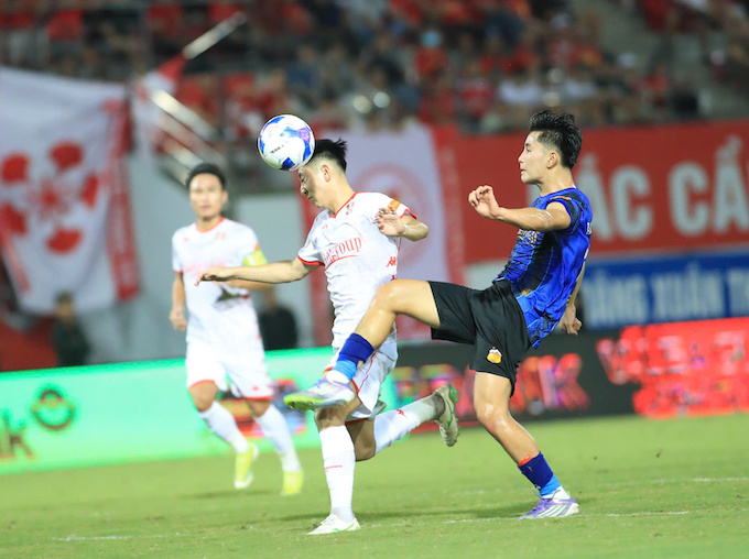 Hải Phòng đá lấn lướt hoàn toàn so với HAGL. Ảnh: Phan Tùng 