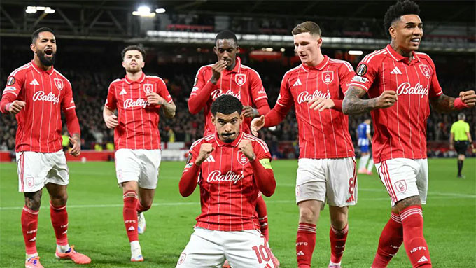  Nottingham Forest ghi cả 2 bàn vào lưới Porto từ chấm 11m