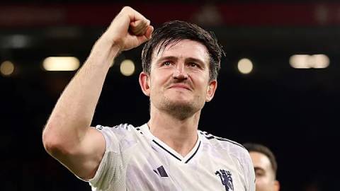 Harry Maguire không chỉ là gã to xác biết đánh đầu!  Harry Maguire không chỉ là gã to xác biết đánh đầu!