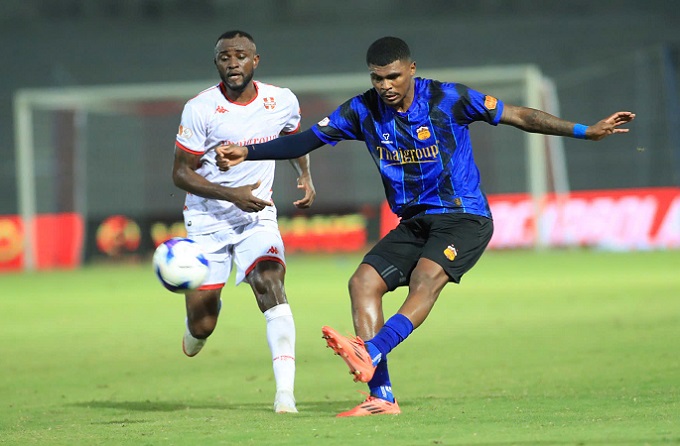 HAGL đang đứng chót bảng. Ảnh: Minh Tuấn