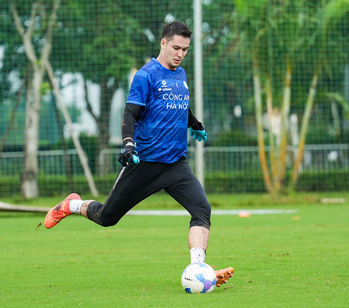 CLB Công an Hà Nội gặp khó khi mất Nguyễn Filip 2 tháng - Ảnh: CLB Công an Hà Nội