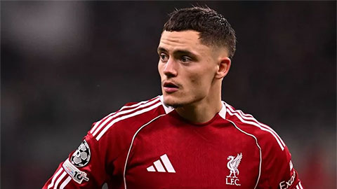 'Bom tấn' Liverpool bị fan Brentford xúc phạm tàn nhẫn  'Bom tấn' Liverpool bị fan Brentford xúc phạm tàn nhẫn