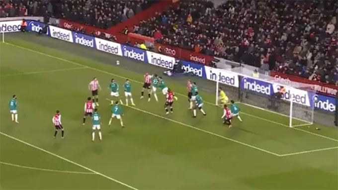 Ouattara mở tỷ số cho đội chủ nhà ở ngay phút thứ 5