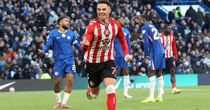 Sunderland vừa giành chiến thắng ấn tượng ngay trên sân của Chelsea