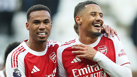 Arsenal cân bằng kỷ lục 100 trận đáng kinh ngạc của MU  Arsenal cân bằng kỷ lục 100 trận đáng kinh ngạc của MU