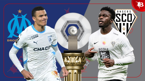 Simone Inzaghi celebrating with his Inter Milan players after beating Barcelona. Simone Inzaghi celebrating with his Inter Milan players after beating Barcelona.