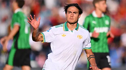 Simone Inzaghi celebrating with his Inter Milan players after beating Barcelona. Simone Inzaghi celebrating with his Inter Milan players after beating Barcelona.