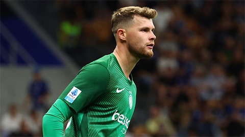 Simone Inzaghi celebrating with his Inter Milan players after beating Barcelona. Simone Inzaghi celebrating with his Inter Milan players after beating Barcelona.