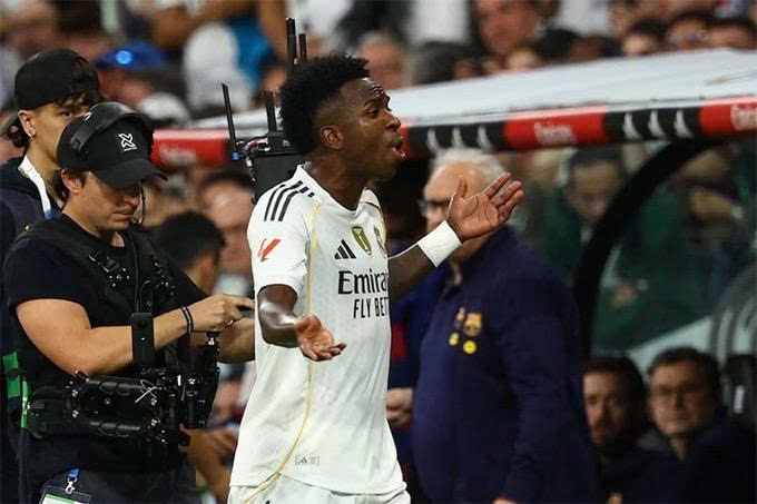 Real Madrid không phạt Vinicius