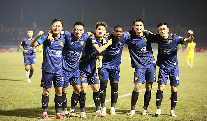 Thanh Hóa có chiến thắng đầu tiên của mùa giải ngay trên sân Vinh trước SLNA - Ảnh: Đức Cường 