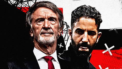 Simone Inzaghi celebrating with his Inter Milan players after beating Barcelona. Simone Inzaghi celebrating with his Inter Milan players after beating Barcelona.