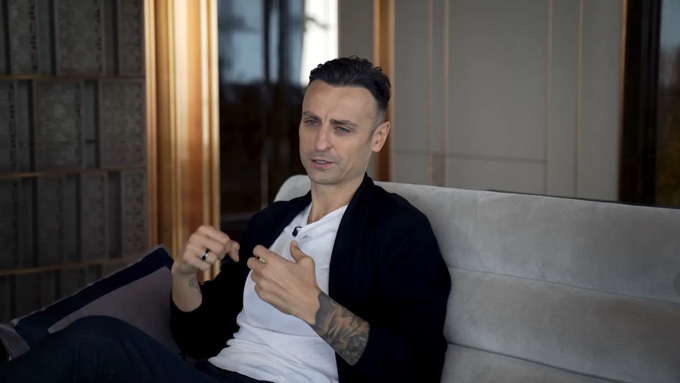 Berbatov cho rằng Sesko cần phải nổi giận và đòi bóng nếu muốn thành công ở Old Trafford