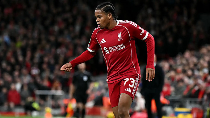 Rio Ngumoha có trận đá chính đầu tiên cho Liverpool