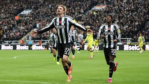 Woltemade gây chứng mất trí nhớ hàng loạt ở Newcastle Woltemade gây chứng mất trí nhớ hàng loạt ở Newcastle