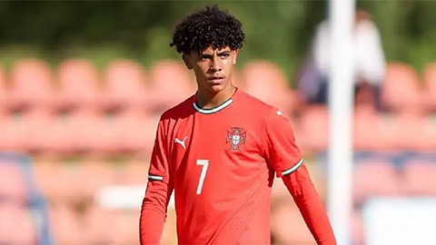 Con trai Ronaldo ra mắt đội U16 Bồ Đào Nha Con trai Ronaldo ra mắt đội U16 Bồ Đào Nha