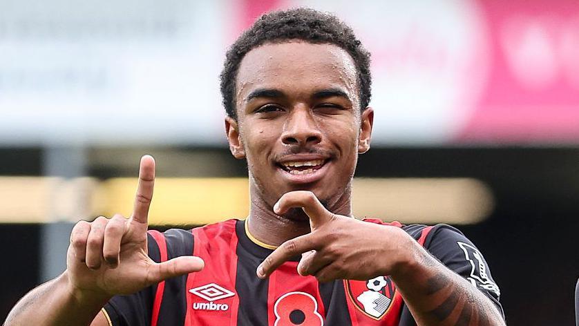 Nếu có thêm 1 bàn vào lưới Man City, Kroupi sẽ trở thành cầu thủ tuổi teen thứ tư trong lịch sử Premier League ghi bàn trong 4 trận liên tiếp 