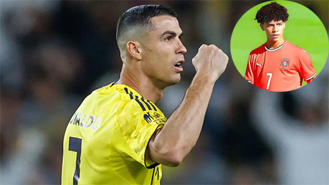 Ronaldo cha và con cùng tỏa sáng trong một ngày