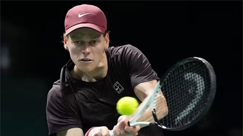 Hạ Zverev, Jannik Sinner vào chung kết Paris Masters 2025
