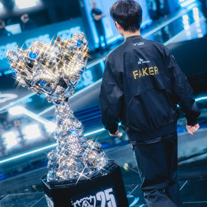 T1 vào chung kết CKTG 2025, hướng đến cú hat-trick thần thánh