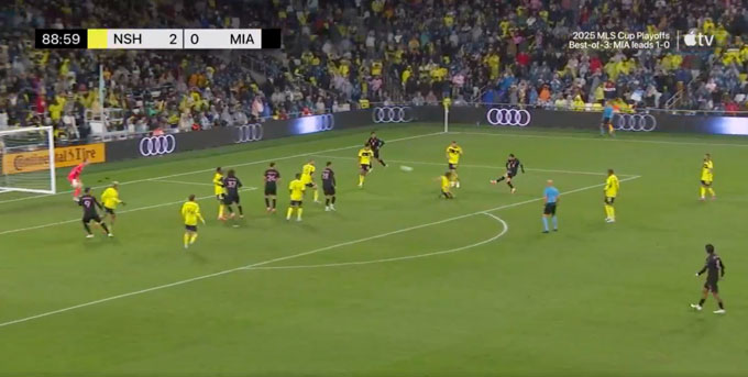 Messi lập siêu phẩm bàn thắng ở trận gặp Nashville