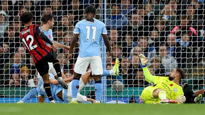 Tình huống Donnarumma mắc sai lầm dẫn đến bàn thua