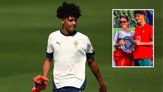 Cristiano Ronaldo Jr lần đầu vô địch