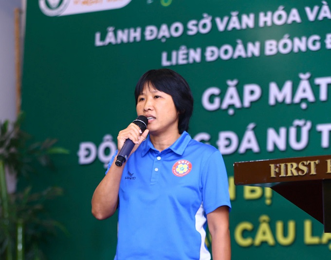 HLV Đoàn Thị Kim Chi sẽ toàn quyền quyết định về chuyên môn dù không đăng ký chức danh HLV trưởng 