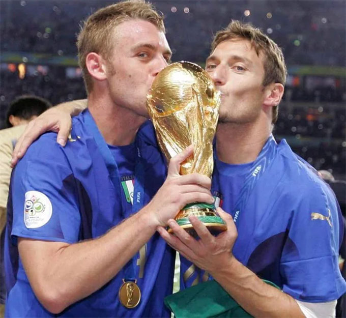 De Rossi từng cùng ĐT Italia vô địch World Cup 2006