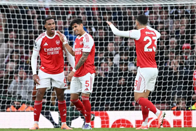 Top 5 đội bóng xuất sắc nhất châu Âu mùa này: Arsenal đạp trên tất cả