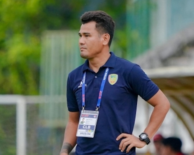 HLV Phan Thanh Bình chia tay CLB Đồng Tháp. Ảnh: FBVN 