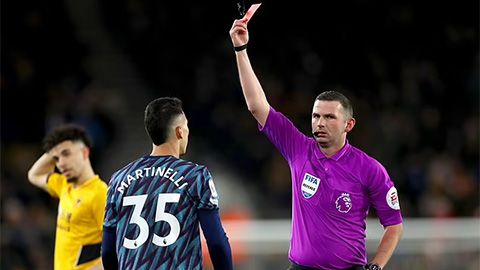 Arsenal đã loại bỏ những thẻ phạt không cần thiết bằng cách nào?