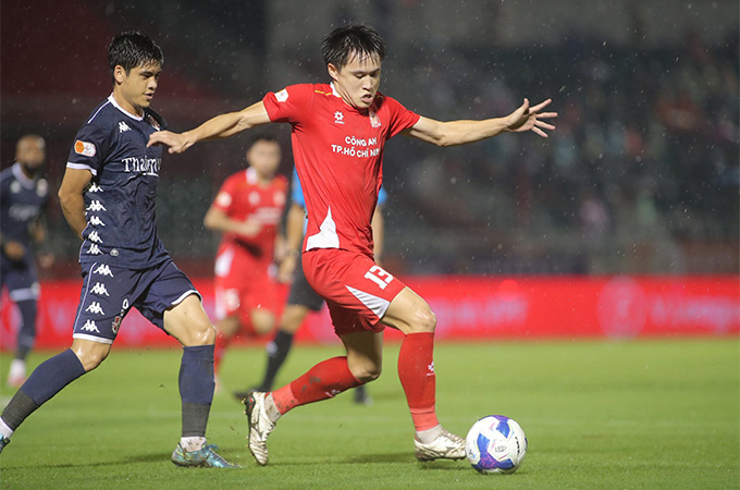 Gia Bảo trở thành trụ cột quan trọng nơi hàng thủ CA TP.HCM 