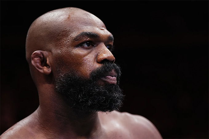 Jon Jones muốn tái xuất tại UFC White House năm sau.