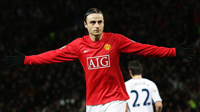 Berbatov là tác giả ấn định thắng lợi 2-1 của MU trước Tottenham