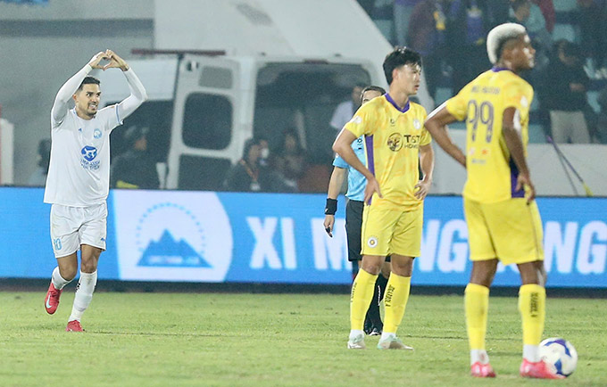 Hoàng Hên sẽ khoác áo Hà Nội để đối đầu với đội bóng cũ Nam Định - Ảnh: Đức Cường 