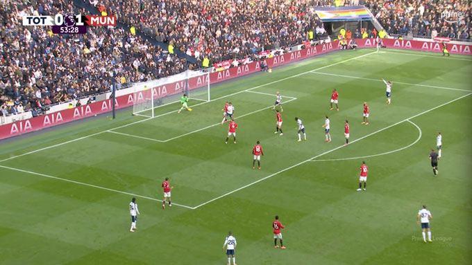 Lammens cứu thua ở phút 54