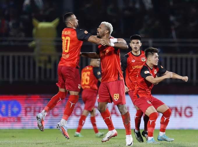 Ninh Bình vẫn tiếp tuc bất bại. Ảnh: Anh Khoa 