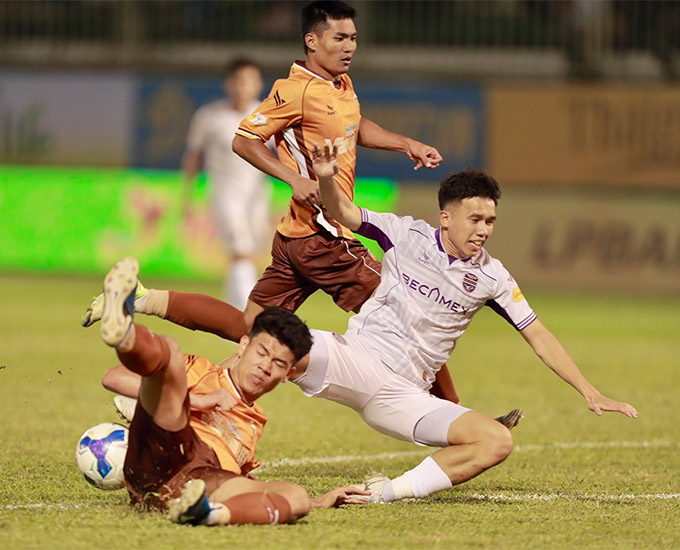 Quang Kiệt đang là trụ cột nơi hàng thủ của HAGL - Ảnh: Cao Nguyên 