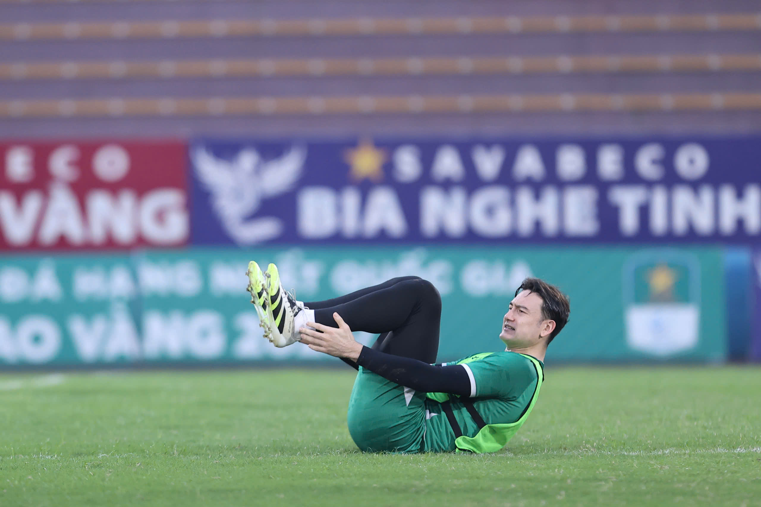 Văn Lâm có nguy cơ bỏ lỡ trận gặp Lào - Ảnh: Đức Cường