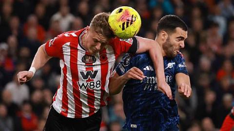  Arsenal được Premier League 'tiếp sức'