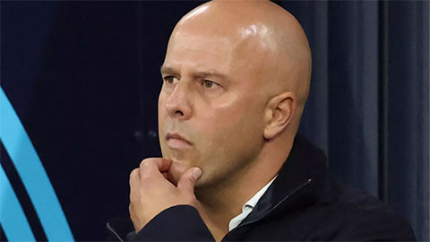 Liverpool ra quyết định về tương lai của Arne Slot sau thảm bại trước Man City