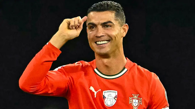 Ronaldo kêu gọi người hâm mộ... la ó mình