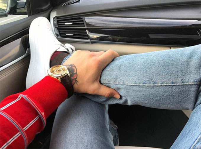 McGregor khoe đồng hồ trên mạng xã hội