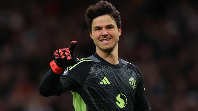 Senne Lammens đã gây ấn tượng mạnh với Sir Alex