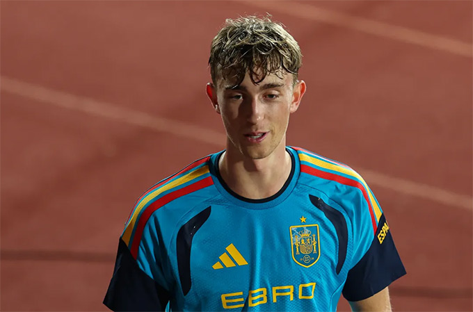 Dean Huijsen rời ĐT Tây Ban Nha do chấn thương