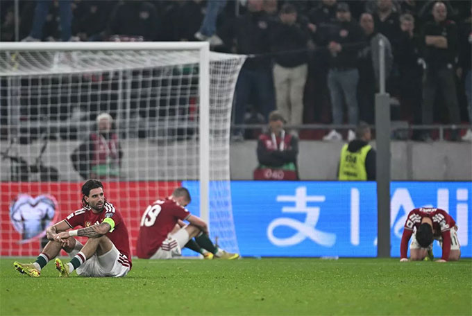 Vẻ mặt thẫn thờ của các cầu thủ Hungary sau trận thua CH Ireland