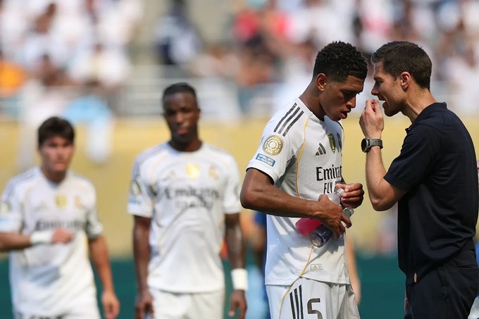 HLV Xabi Alonso hiện chỉ tin dùng nhóm 15 cầu thủ ở Real Madrid