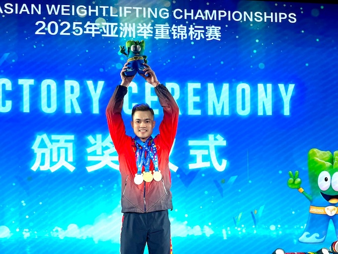 Lực sĩ Lại Gia Thành của đội tuyể cử tạ Việt Nam. Ảnh: Huy Lượng