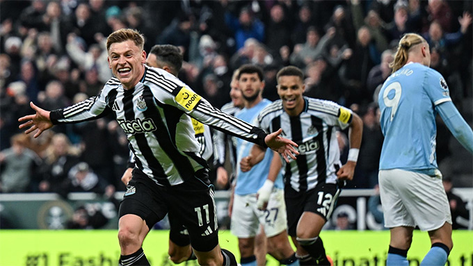 Harvey Barnes khiến Man City đứt mạch chiến thắng